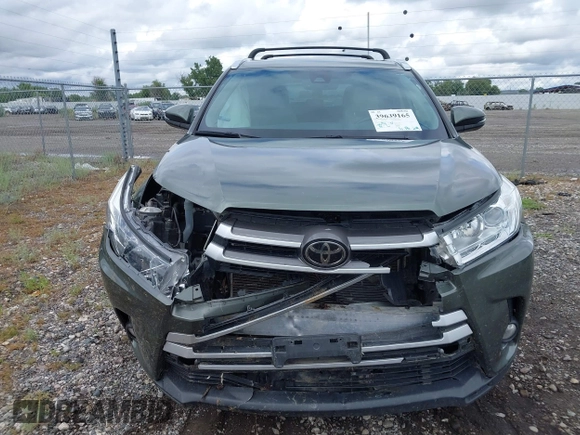 2018 Toyota Highlander SE with VIN 5TDJZRFH9JS823049, listed as a IAAI auction lot 39639165 with 85,990 mi miles and . Bid and sale history available at DreamBid. Image 12.