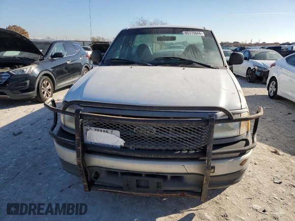 2000 Ford F-150 XL with VIN 1FTRF17W0YKA31819, listed as a Copart auction lot 85775044 with 214,945 mi miles and Clean title. Bid and sale history available at DreamBid. Image 5.