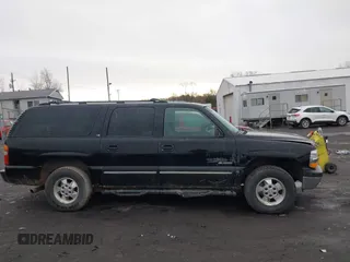 2000 Chevrolet Suburban LT with VIN 3GNFK16T1YG197268, listed as a IAAI auction lot 42026756 with 151,674 mi miles. Bid and sale history available at carsss.com. Image 13.