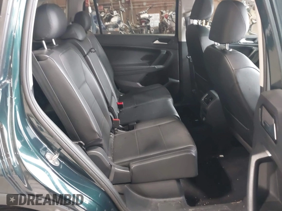 2018 Volkswagen Tiguan SEL with VIN 3VV2B7AX3JM133326, listed as a IAAI auction lot 42459190 with 94,665 mi miles and . Bid and sale history available at DreamBid. Image 8.