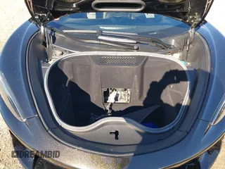 2020 McLaren GT with VIN SBM22GCA1LW000498, listed as a IAAI auction lot 41265247 with 18,465 mi miles. Bid and sale history available at carsss.com. Image 21.