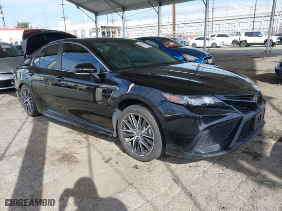 2021 Toyota Camry SE Nightshade with VIN 4T1T11AKXMU552275, listed as a IAAI auction lot 41813796 with 80,889 mi miles. Bid and sale history available at carsss.com. Image 1.