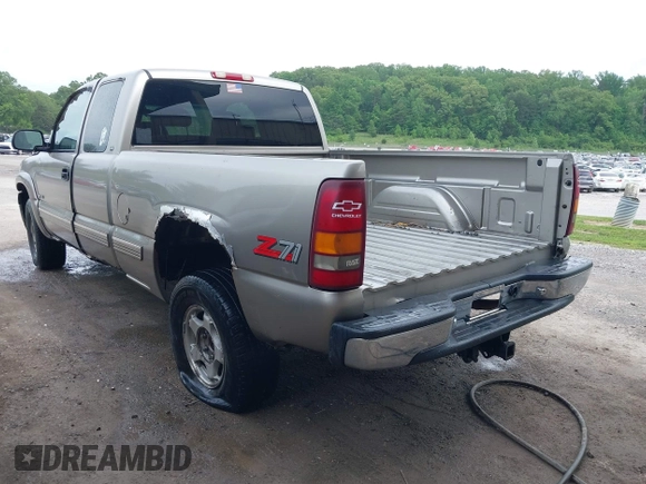 2000 Chevrolet Silverado 1500 LS with VIN 1GCEK19V6YE250619, listed as a IAAI auction lot 42130872 with Not Provided miles. Bid and sale history available at carsss.com. Image 3.