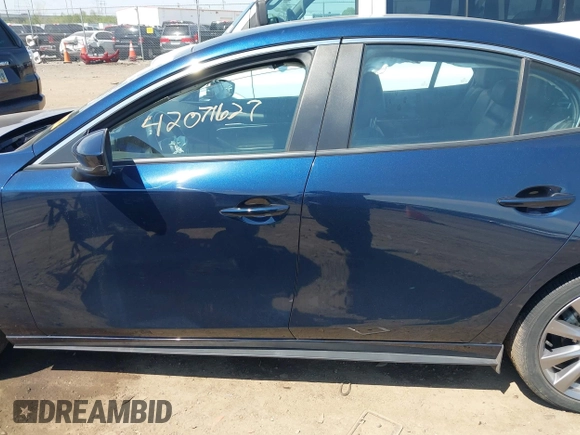 2021 Mazda 3 Select with VIN 3MZBPBBL2MM214771, listed as a IAAI auction lot 42071627 with 40,334 mi miles. Bid and sale history available at carsss.com. Image 14.