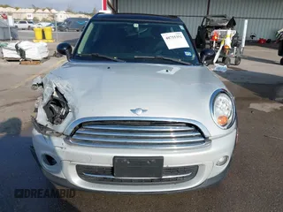 2011 MINI Clubman z VIN WMWZF3C59BT188367, wystawiony jako IAAI lot #40755351 z przebiegiem 122 023 mil mil oraz . Historia ofert i sprzedaży dostępna na DreamBid. Obrazek 6.