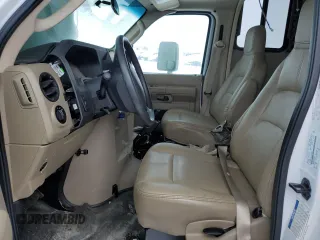 2019 Ford E-Series Commercial with VIN 1FDWE3FS0KDC19747, listed as a Copart auction lot 40586784 with 46,266 mi miles and Clean Title. Bid and sale history available at carsss.com. Image 7.
