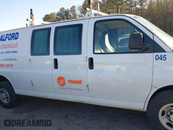 2019 Chevrolet Express Cargo z VIN 1GCWGBFG8K1210994, wystawiony jako IAAI lot #41342848 z przebiegiem 128 263 mil mil oraz . Historia ofert i sprzedaży dostępna na DreamBid. Obrazek 14.