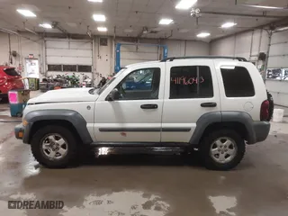 2006 Jeep Liberty Sport with VIN 1J4GL48546W134202, listed as a IAAI auction lot 41196043 with 172,932 mi miles. Bid and sale history available at carsss.com. Image 14.