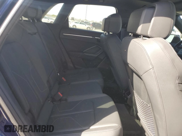 2023 Audi Q3 S line Premium z VIN WA1DECF38P1131083, wystawiony jako Copart lot #49589125 z przebiegiem 29 648 mil mil oraz Szkody całkowita. Historia ofert i sprzedaży dostępna na DreamBid. Obrazek 11.