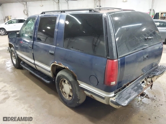 1997 Chevrolet Tahoe with VIN 1GNEK13RXVJ386600, listed as a IAAI auction lot 41917523 with 286,395 mi miles. Bid and sale history available at carsss.com. Image 3.