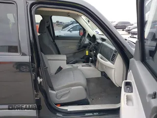 2008 Jeep Liberty Sport z VIN 1J8GP28K78W134159, wystawiony jako IAAI lot #42163994 z przebiegiem 175 823 mil mil oraz . Historia ofert i sprzedaży dostępna na DreamBid. Obrazek 5.