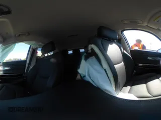 2025 Genesis GV70 2.5T z VIN KMUMADTB6SU212672, wystawiony jako IAAI lot #42012465 z przebiegiem 3 604 mil mil oraz . Historia ofert i sprzedaży dostępna na DreamBid. Obrazek 21.