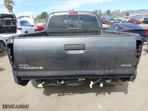 2015 Toyota Tacoma with VIN 5TFTX4CN6FX061716, listed as a IAAI auction lot 41627351 with 76,361 mi miles. Bid and sale history available at carsss.com. Image 17.