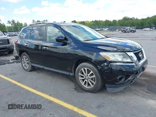 2014 Nissan Pathfinder S z VIN 5N1AR2MMXEC713962, wystawiony jako IAAI lot #42250322 z przebiegiem 169 483 mil mil oraz . Historia ofert i sprzedaży dostępna na DreamBid. Obrazek 1.