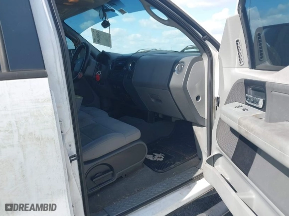 2006 Ford F-150 XLT with VIN 1FTPW12546FA22827, listed as a IAAI auction lot 42080480 with 210,357 mi miles. Bid and sale history available at carsss.com. Image 5.
