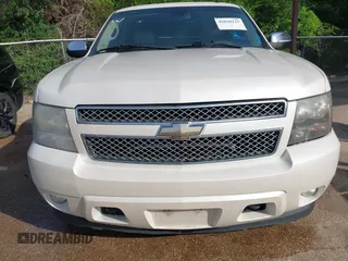 2010 Chevrolet Suburban LTZ with VIN 1GNUKKE38AR251895, listed as a IAAI auction lot 42020123 with 166,130 mi miles. Bid and sale history available at carsss.com. Image 6.