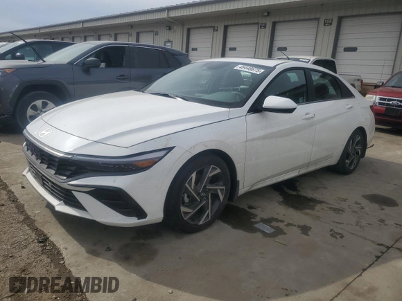 2024 Hyundai Elantra SEL z VIN KMHLS4DG0RU816262, wystawiony jako Copart lot #46448675 z przebiegiem 3 957 mil mil oraz Szkoda całkowita • Salvage title. Historia ofert i sprzedaży dostępna na DreamBid. Obrazek 1.