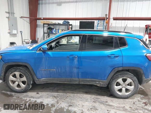 2018 Jeep Compass Altitude with VIN 3C4NJDBB2JT200181, listed as a IAAI auction lot 41374793 with 158,794 mi miles and . Bid and sale history available at carsss.com. Image 14.