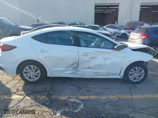 2019 Hyundai Elantra SE with VIN 5NPD74LF4KH471997, listed as a IAAI auction lot 41100847 with 117,498 mi miles. Bid and sale history available at carsss.com. Image 13.