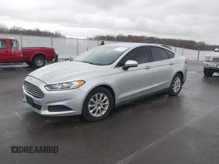 2016 Ford Fusion S with VIN 3FA6P0G72GR133285, listed as a IAAI auction lot 41951386 with 189,001 mi miles. Bid and sale history available at carsss.com. Image 2.
