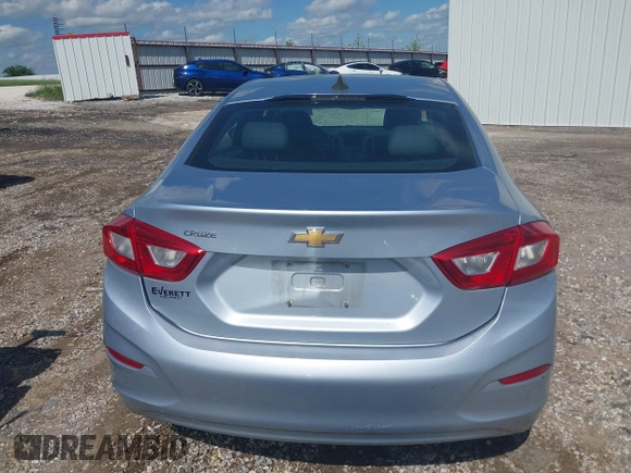 2017 Chevrolet Cruze LS z VIN 1G1BC5SM3H7210519, wystawiony jako IAAI lot #42163047 z przebiegiem 100 103 mil mil oraz . Historia ofert i sprzedaży dostępna na DreamBid. Obrazek 16.