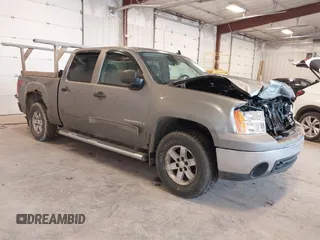 2008 GMC Sierra 1500 Work Truck z VIN 2GTEK133181128727, wystawiony jako IAAI lot #42318540 z przebiegiem 221 095 mil mil oraz . Historia ofert i sprzedaży dostępna na DreamBid. Obrazek 1.