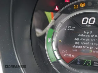 2018 FIAT 500e z VIN 3C3CFFGE9JT425578, wystawiony jako IAAI lot #42078476 z przebiegiem 29 592 mil mil oraz . Historia ofert i sprzedaży dostępna na DreamBid. Obrazek 17.