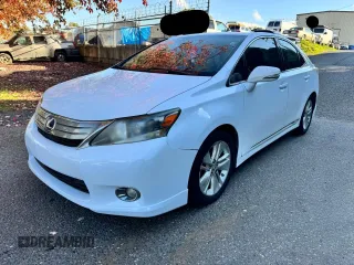 2010 Lexus HS 250h z VIN JTHBB1BA0A2007484, wystawiony jako Copart lot #59062425 z przebiegiem 141 668 mil mil oraz Tytuł czysty. Historia ofert i sprzedaży dostępna na DreamBid. Obrazek 2.