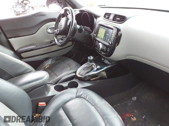 2015 Kia Soul + with VIN KNDJP3A58F7805840, listed as a IAAI auction lot 41533211 with 98,992 mi miles. Bid and sale history available at carsss.com. Image 5.