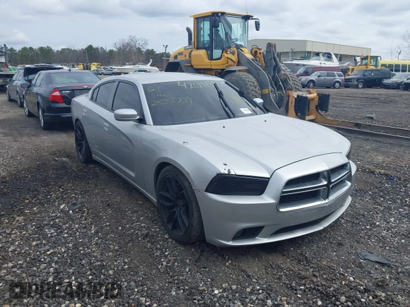 2011 Dodge Charger SE z VIN 2B3CL3CG2BH613560, wystawiony jako IAAI lot #42014138 z przebiegiem Nie podano mil oraz . Historia ofert i sprzedaży dostępna na DreamBid. Obrazek 1.