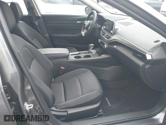 2025 Nissan Altima SV z VIN 1N4BL4DV3SN372568, wystawiony jako IAAI lot #42429216 z przebiegiem 7 865 mil mil oraz . Historia ofert i sprzedaży dostępna na DreamBid. Obrazek 5.