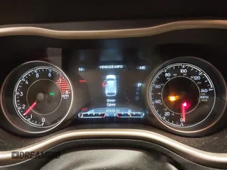 2016 Jeep Cherokee Limited z VIN 1C4PJMDS3GW130800, wystawiony jako IAAI lot #42337413 z przebiegiem 90 949 mil mil oraz . Historia ofert i sprzedaży dostępna na DreamBid. Obrazek 7.