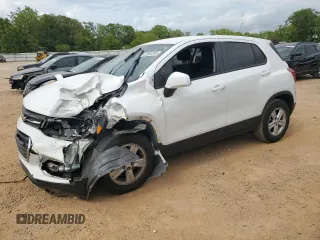 2022 Chevrolet Trax LS z VIN KL7CJKSM7NB549709, wystawiony jako Copart lot #53897205 z przebiegiem 92 955 mil mil oraz Nie do naprawy • Non repairable. Historia ofert i sprzedaży dostępna na DreamBid. Obrazek 1.