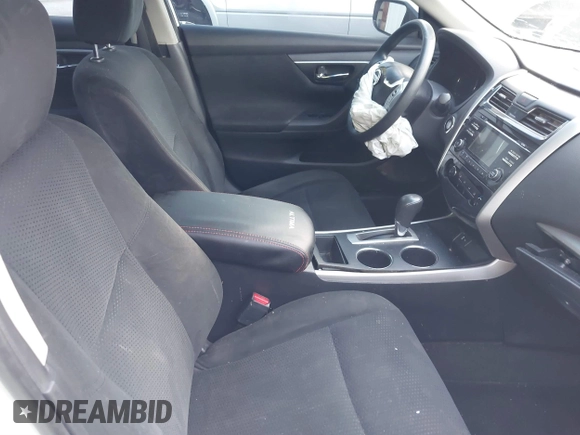 2015 Nissan Altima 2.5 S with VIN 1N4AL3AP8FC160830, listed as a IAAI auction lot 41561952 with 209,134 mi miles. Bid and sale history available at carsss.com. Image 5.