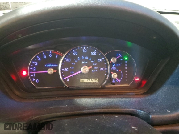 2006 Mitsubishi Endeavor Limited z VIN 4A4MN41S56E038838, wystawiony jako Copart lot #42045565 z przebiegiem 173 205 mil mil oraz Szkoda całkowita • Salvage title. Historia ofert i sprzedaży dostępna na DreamBid. Obrazek 9.