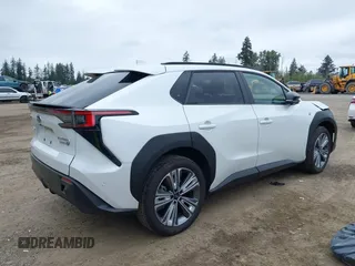 2023 Subaru Solterra Premium с VIN JTMABABA6PA031333, выставлен на аукционе IAAI как лот 42267317 с пробегом 9 961 миль миль и . История ставок и продаж доступна на DreamBid. Изображение 4.