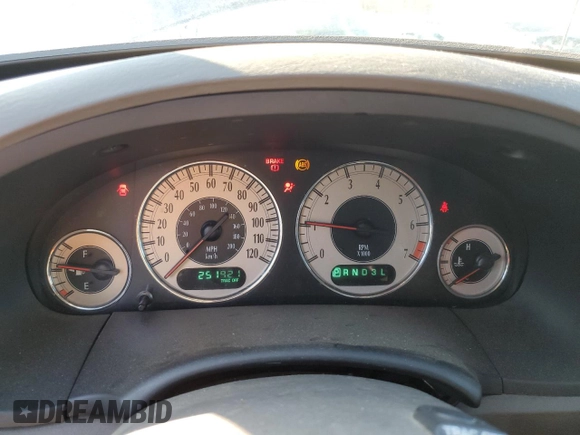 2001 Chrysler Town & Country LXi with VIN 2C8GP54L61R406351, listed as a Copart auction lot 44060465 with 251,921 mi miles and Salvage Title. Bid and sale history available at DreamBid. Image 9.