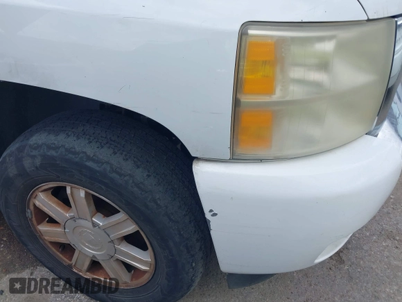 2009 Chevrolet Silverado 1500 LT with VIN 3GCEC23J49G131129, listed as a IAAI auction lot 41778537 with 209,262 mi miles. Bid and sale history available at carsss.com. Image 17.