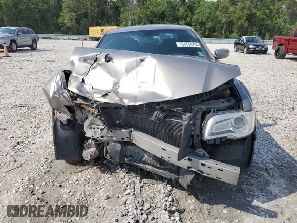 2014 Chrysler 300 z VIN 2C3CCAAG0EH157167, wystawiony jako Copart lot #54758765 z przebiegiem 107 138 mil mil oraz Szkoda całkowita • Salvage title. Historia ofert i sprzedaży dostępna na DreamBid. Obrazek 5.