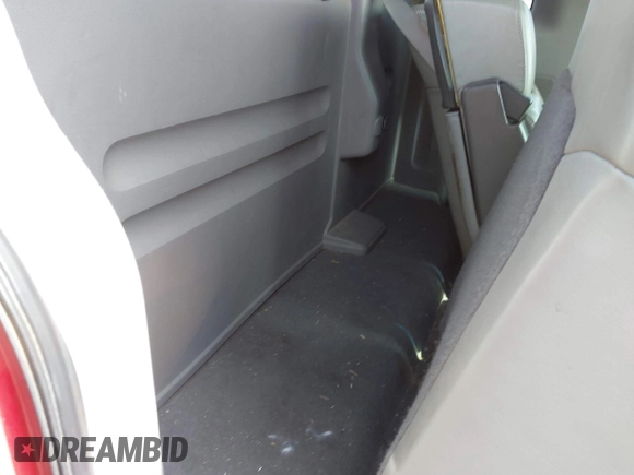 2005 Ford F-150 XL with VIN 1FTRF12515NA28484, listed as a IAAI auction lot 41812816 with 164,163 mi miles. Bid and sale history available at carsss.com. Image 8.