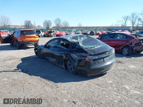 2021 Tesla Model 3 Standard Range Plus z VIN 5YJ3E1EA1MF059829, wystawiony jako IAAI lot #41700782 z przebiegiem 36 813 mil mil oraz . Historia ofert i sprzedaży dostępna na DreamBid. Obrazek 3.