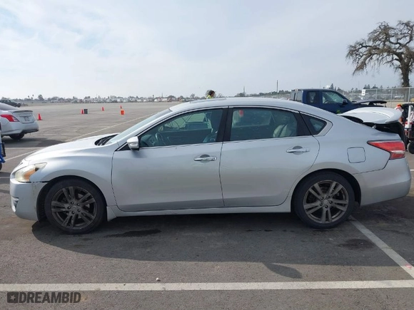 2014 Nissan Altima 3.5 SL with VIN 1N4BL3AP5EC315482, listed as a IAAI auction lot 41431017 with 155,077 mi miles. Bid and sale history available at carsss.com. Image 14.