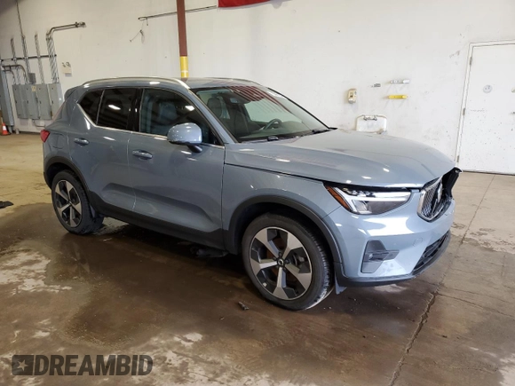 2023 Volvo XC40 Plus Bright Theme с VIN YV4L12UN4P2963605, выставлен на аукционе Copart как лот 51118725 с пробегом 4 406 миль миль и Чистый • Clean title. История ставок и продаж доступна на DreamBid. Изображение 4.