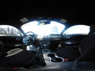 2020 Ford Mustang EcoBoost z VIN 1FA6P8TH9L5167587, wystawiony jako IAAI lot #42407141 z przebiegiem 38 757 mil mil oraz . Historia ofert i sprzedaży dostępna na DreamBid. Obrazek 19.