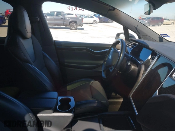 2017 Tesla Model X 90D z VIN 5YJXCAE28HF059140, wystawiony jako IAAI lot #41648518 z przebiegiem Nie podano mil oraz . Historia ofert i sprzedaży dostępna na DreamBid. Obrazek 5.