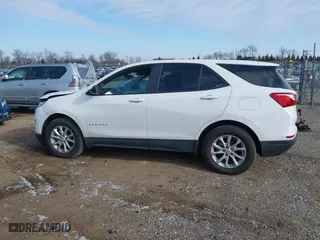 2020 Chevrolet Equinox LS with VIN 3GNAXSEV7LS706323, listed as a IAAI auction lot 41543070 with 1,809 mi miles. Bid and sale history available at carsss.com. Image 14.