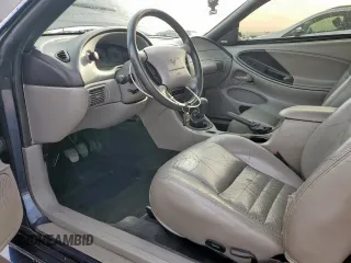 2001 Ford Mustang GT Deluxe z VIN 1FAFP42X41F139883, wystawiony jako Copart lot #50243745 z przebiegiem 142 545 mil mil oraz Szkoda całkowita • Salvage title. Historia ofert i sprzedaży dostępna na DreamBid. Obrazek 7.
