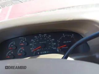 2000 Ford F-250 XL with VIN 1FTNX21F9YEE52396, listed as a IAAI auction lot 42058539 with 204,056 mi miles and . Bid and sale history available at DreamBid. Image 7.