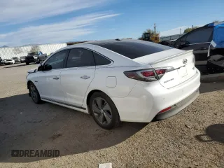 2017 Hyundai Sonata Hybrid Limited with VIN KMHE34L35HA070900, listed as a Copart auction lot 43931035 with 77,474 mi miles and Salvage Title. Bid and sale history available at carsss.com. Image 2.