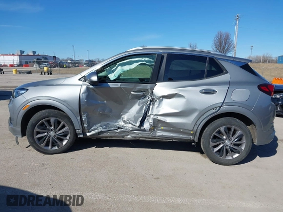 2023 Buick Encore GX Select с VIN KL4MMDSL7PB018413, выставлен на аукционе IAAI как лот 41657392 с пробегом 60 166 миль миль и . История ставок и продаж доступна на DreamBid. Изображение 14.
